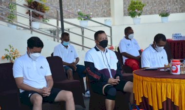 Buka-Kegiatan-Tenis-Semarak-Kemerdekaan,-Kapolda-NTT:Tetap-Patuhi-Protokol-Kesehatan-Selama-Jalannya-Pertandingan