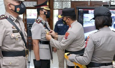 Kapolda-NTT-Pimpin-Upacara-Serah-Terima-Jabatan-Dua-Kapolres-Jajaran-Polda-NTT