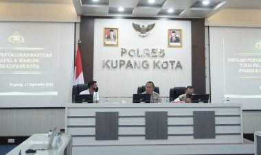 Karoops-Polda-NTT-Mengikuti-kegiatan-Simulasi-Penyerahan-Dana-Bantuan-PKL-dan-Warung-(-BTPKLW)-Polres-Kupang-Kota