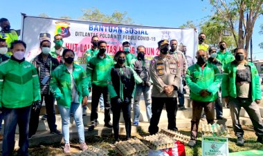 Sambut-HUT-Lantas-ke-66,-Ditlantas-Polda-NTT-Berikan-Bantuan-Sosial-kepada-Tukang-Ojek-Online-Kota-Kupang