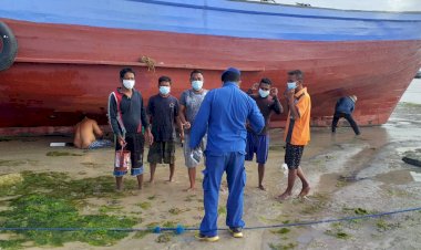 Personel-Ditpolair-Polda-NTT-Gencar-Patroli-Beri-Imbauan-Prokes--5M-Kepada-Masyarakat-Pesisir