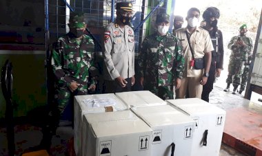 13.455-Vial-Pfiser-tiba-lagi-Siang-ini-di-Kupang,-Dikawal-Ketat-oleh-Personel-Polri-dan-TNI
