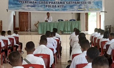 Ditbinmas-Polda-NTT-Bekali-Peserta-Pelatihan-Gada-Pratama-Satuan-Pengamanan-dengan-Materi-Ilmu-Kepolisian