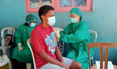 Gelar-Vaksin-Tahap-II-di-GMIT-Noelbaki,-RSB-Titus-Uly-Kupang-Kerahkan-13-Orang-Tenaga-Vaksinator