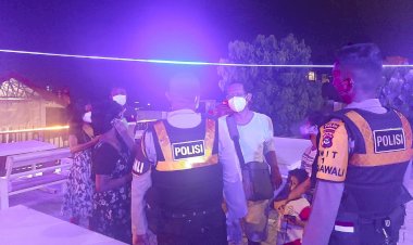 Gelar-Patroli-Malam,-Turjawali-Ditsamapta-Polda-NTT-Sambangi-Tempat-Rawan-Kamtibmas-dan-Rawan-Pelanggaran-Prokes