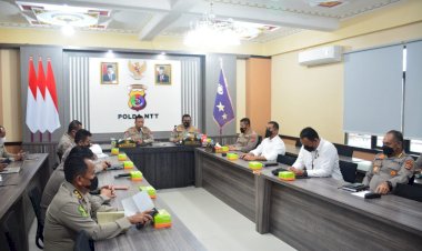 Pimpin-Rapat-Staf,-Kapolda-NTT-Minta-Jajaran-Jaga-Selalu-Situasi-Kamtibmas-dan-Terus-Tingkatkan-Vaksinasi