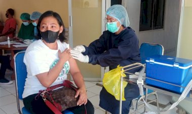 Dukung-Program-Percepatan-Vaksinasi,-RSB-Titus-Uly-Layani-Vaksinasi-Tahap-I-dan-II