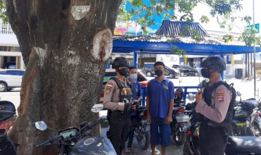 Datangi-Tempat-Tempat-Keramaian,-Tim-Patroli-Raimas-Ingatkan-Warga-Tetap-Disiplin-Prokes