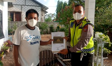 Berikan-Pelayanan-Prima-kepada-Masyarakat,-Personel-Ditlantas-Polda-NTT-Optimalkan-BPKB-Delivery