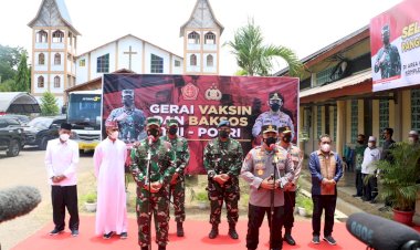 Di-Labuan-Bajo,-Kapolda-NTT-Dampingi-Panglima-TNI-dan-Kapolri-Tinjau-Pelaksanaan-Vaksinasi-Bagi-Masyarakat