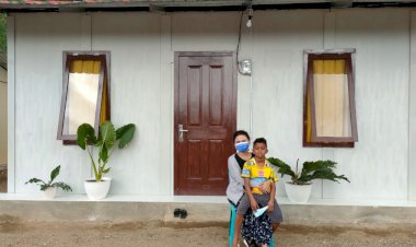 Keluarga-Besar-Kompi-4-Batalyon-B-Satbrimobda-NTT-Ungkap-Kebahagiaan-Atas-Rumah-yang-Diberikan-Kapolda-NTT