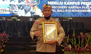Ka-SPN-Polda-NTT-Terima-Penghargaan-Sebagai-Nominasi-The-Motivator