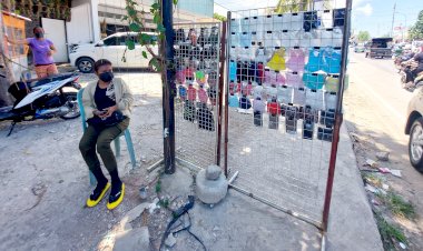 Mengais-Rezeki-dari-Operasi-Zebra-Ranakah-2021,-Ibu-Ini-Raup-Keuntungan-dari-Jualan-Masker