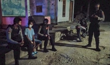 Giatkan-Patroli-Malam-Sebagai-Upaya-Raimas-Ditsamapta-Polda-NTT-Jaga-Kamtibmas-di-Masa-Pandemi-Covid-19
