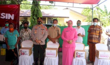 Dapat-Pelayanan-Vaksin-dan-Tali-Asih,-Penyandang-Disabilitas-Di-Sumba-Timur-Merasa-Bersyukur-dan-Sampaikan-Terimakasih-Kepada-Kapolda-NTT