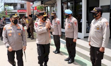 Pantau-Pelayanan-Vaksinasi-Serentak,-Kapolda-NTT-Kunjungi-Mapolres-TTS
