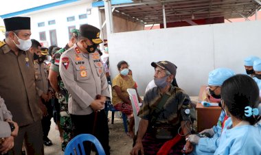 Tinjau-Vaksinasi-Serentak-Indonesia-di-TTS,-Kapolda-NTT-Berharap-Saat-Nataru-Capaian-Vaksin--Sudah-Mencapai-70-Persen