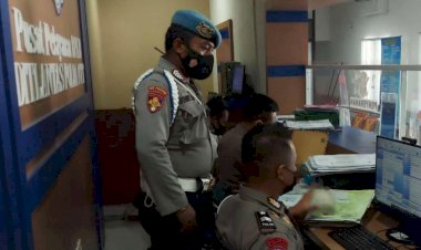 Cegah-Pelanggaran-dan-Penyimpangan,-Personel-Provost-Polda-NTT-Lakukan-Pengawasan-Area-Pelayanan-Ditlantas-Polda-NTT