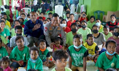 Semangat-Natal,-Kapolda-NTT-Berbagi-Kasih-Bersama-Anak-Anak-Panti-Asuhan-Generasi-Pengubah