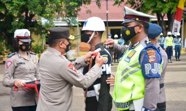 Pimpin-Apel-Gelar-Pasukan-Operasi-Lilin-2021,-Kapolda-NTT:-Perayaan-Natal-dan-Tahun-Baru-Tetap-Perhatikan-Prokes