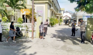 Ibadah-Perjamuan-Kudus-di-Gereja,-Dijaga-Ketat-Personel-Ops-Lilin-Ranakah-2021