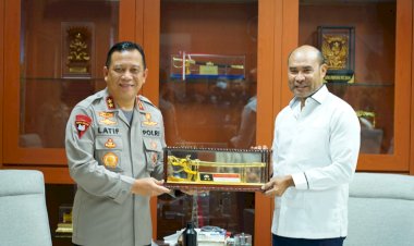 Irjen-Pol.Drs.-Lotharia-Latif,-S.H.,-M.Hum.-Pamit-ke-Gubernur-NTT-Untuk-Tugas-Baru-Sebagai-Kapolda-Maluku