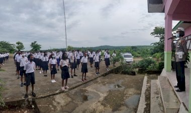 Budayakan-Tertib-Sejak-Dini,-Ditlantas-Polda-NTT-Beri-Dikmas-Lantas-Terhadap-Siswa-SMP-di-Kota-Kupang