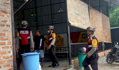 Cegah-Penyebaran-Covid-19,-Unit-Turjawali-Ditsamapta-Polda-NTT-Patroli-Beri-Imbauan-Kepada-Warga