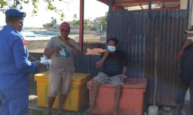 Antisipasi-Penyebaran-Virus-Varian-Baru,-Ditpolairud-Polda-NTT-Ingatkan-Warga-Gunakan-Masker-Saat-Beraktivitas