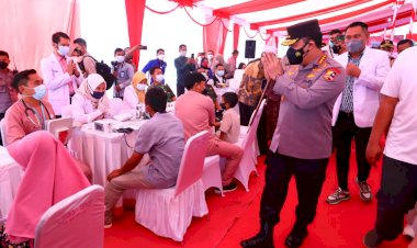 Tinjau-Vaksinasi-di-NTB,-Kapolri-Minta-Forkopimda-Kendalikan-Laju-Covid-19-untuk-Sukseskan-Event-Internasional