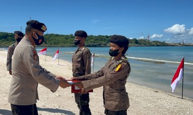 Dirsamapta-Polda-NTT-Pimpin-Upacara-Penutupan-Tradisi-Pembaretan-Bintara-Remaja-Angkatan-XLVI