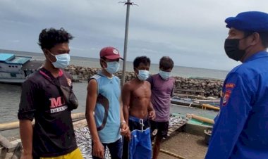 Lakukan-Pengawasan-Daerah-Pesisir-Sikka,-Personel-Patroli-Polisi-Pulau-Sukur-XXII-3007-Ditpolairud-Polda-NTT-Imbau-Warga-Bersama-Jaga-Kamtibmas