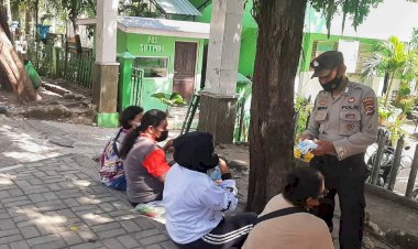 Tumbuhkan-Kesadaran,-Personel-Ditbinmas-Terus-Ingatkan-Masyarakat-Pentingnya-Penggunaan-Masker