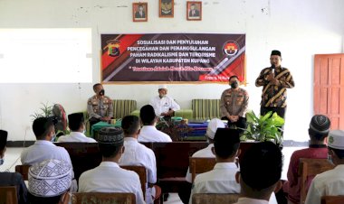 Cegah-Paham-Radikalisme-dan-Terosisme,-Kabidhumas-Polda-NTT-Dampingi-Tim-Divhumas-Polri-Gelar-Sosialisasi-dan-Penyuluhan-di-Ponpes-Hidayatulah