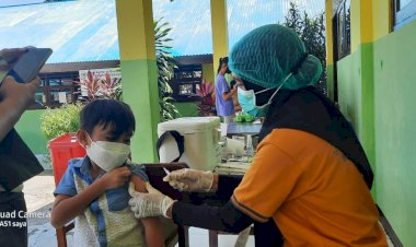 RS-Bhayangkara-Gelar-Percepatan-Herd-Immunity-di-SD-Inpres-Fatufeto-2-Dengan-Vaksin-Covid-19