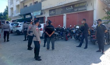 Sambangi-Tiga-Kelurahan,-Tim-Satgas-Brimob-Beri-Sosialiasi-dan-Imbauan-Prokes