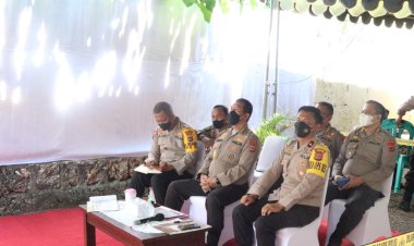 Tinjau-Vaksinasi-di-Polres-Kupang-Kota,-Irwasda-Polda-NTT-Ikuti-Zoom-Meeting-Bersama-Irwasum-Polri