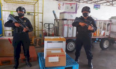 1.805-Vial-Pfizer-Tiba-di-Kupang,-Personel-OAN-Turangga-2022-Kawal-VVIP