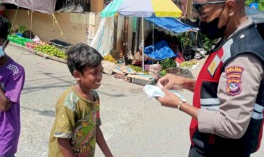 Beri-Imbauan-Prokes,-Satgas-OAN-Turangga-2022-Sasar-Pasar-di-Kota-Kupang