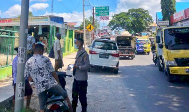 Upaya-Preventif-Cegah-Penyebaran-Covid-19,-Tim-Satgas-Binmas-Ops-Aman-Nusa-II-Turangga-Sambangi-Warga-Oesao