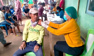 Percepat-Penanganan-Covid-19,-RS-Bhayangkara-Gelar-Vaksinasi-di-Kecamatan-Alak