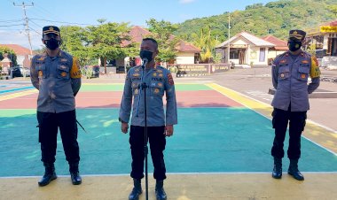 Supervisi-di-Polres-Flotim,-Kabidhumas-Polda-NTT:-Anggota-Wajib-Jadi-True-Believer