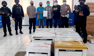 3.900-Vial-Vaksin-Moderna-Tiba-di-Kupang,-Polda-NTT-Kawal-Ketat-Pendistribusiannya