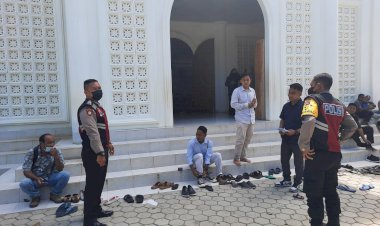Jaga-Harkamtibmas,-Personel-Ditsamapta-Polda-NTT-Gelar-Patroli-di-Masjid-Kota-Kupang