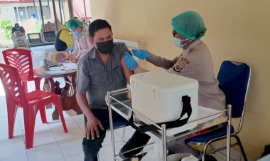 Percepat-Target-Vaksinasi-Tim-Vaksinator-RSB-Titus-Ully-Kupang-Layani-Vaksin-Covid-19-Bagi-Masyarakat-Kota-Kupang