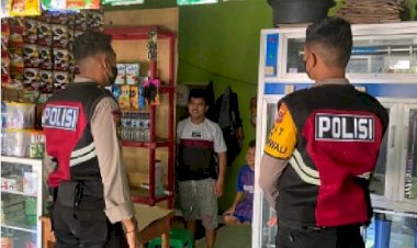 Patroli-Dialogis,-Personel-Ditsamapta-Polda-NTT-Ajak-Warga-Jaga-Kamtibmas