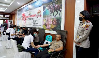 Peringati-Hari-Jadi-Polwan-RI-ke-74,-Kapolda-NTT-Ambil-Bagian-dalam-Kegiatan-Donor-Darah
