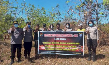Gelar-Operasi-Bina-Karuna,-Personel-Ditbinmas-Polda-NTT-Sosialisasi-Pencegahan-Karhutla-Kepada-Warga-Naimata