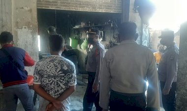 Sambangi-Pasar-Oebobo,-Personel-Ditbinmas-Polda-NTT-Sampaikan-Imbauan-Kamtibmas-dan-Prokes