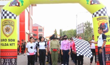 Meriahkan-Hari-Jadi-ke-74,-Polwan-Polda-NTT-Menggelar-Kegiatan-Olahraga-Bersama